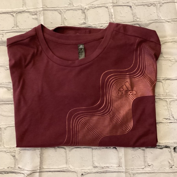 ADIDAS T SHIRT With GOLD DETAILED  ( Color: Burgundy) Size - XL - Picture 4 of 5
